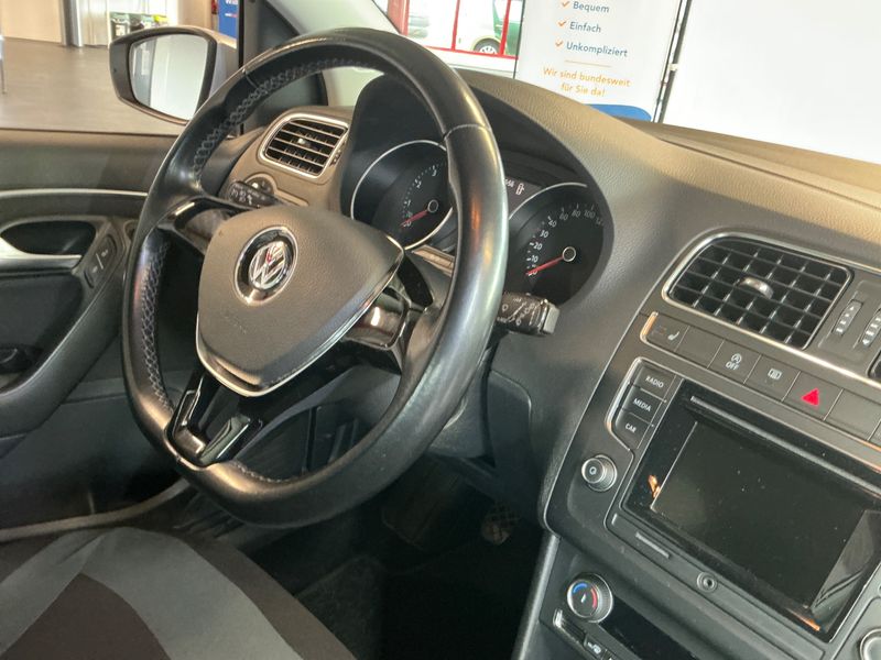 Volkswagen Polo 1.2 TSI Comfortline BlueMotion Tech 2015 – снимка 25