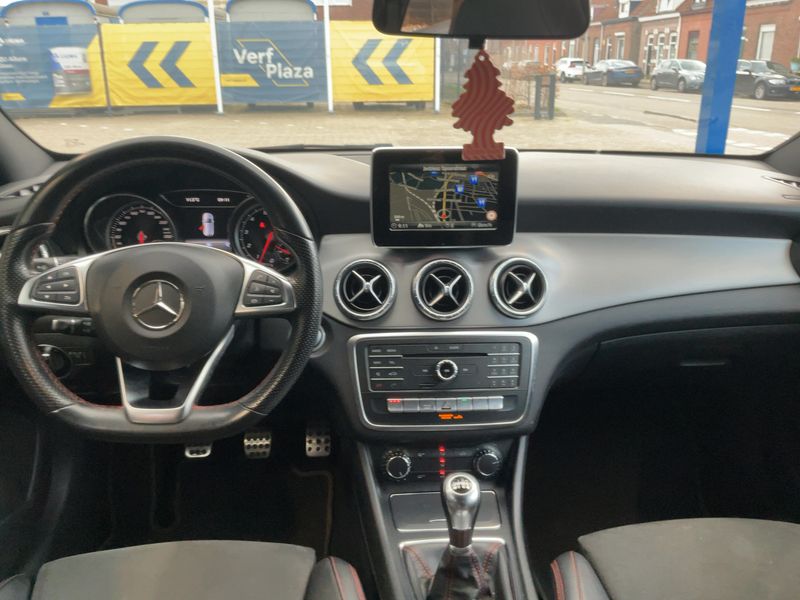 Mercedes-Benz CLA-Klasse CLA 250 Shooting Brake AMG Line 2017 – снимка 17