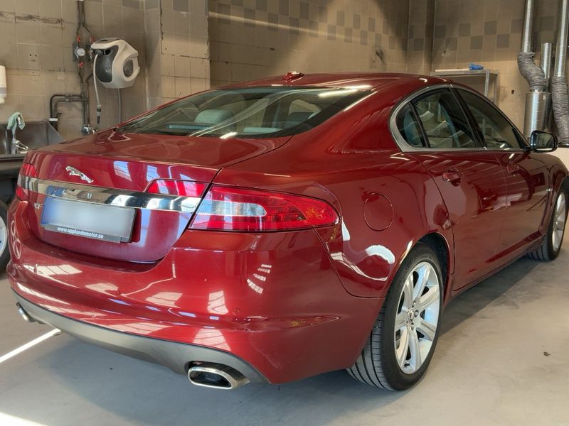 Jaguar XF 3.0 D V6 Luxury 2011 – снимка 8