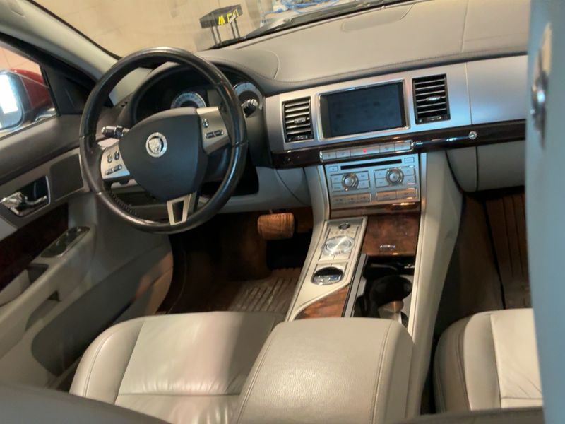 Jaguar XF 3.0 D V6 Luxury 2011 – снимка 18