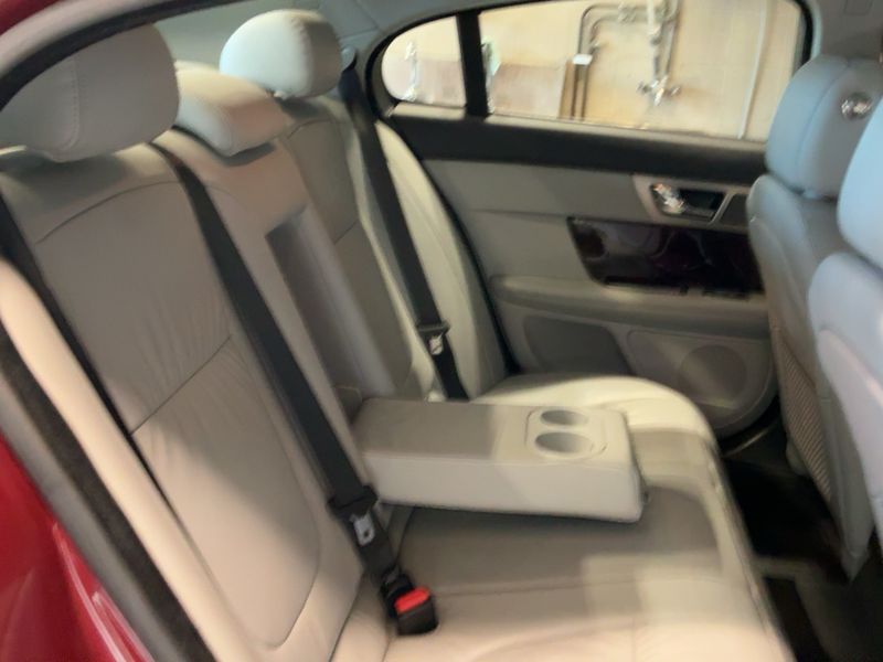 Jaguar XF 3.0 D V6 Luxury 2011 – снимка 20