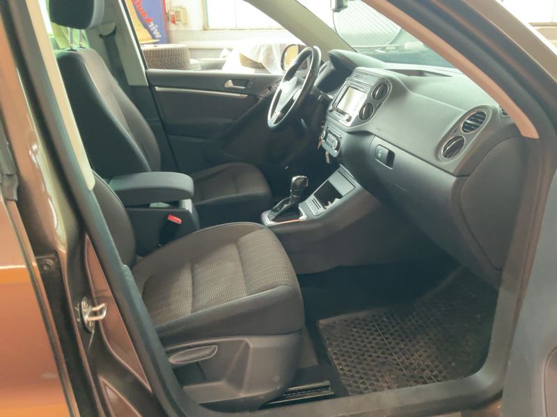 Volkswagen Tiguan 2.0 TDI Track & Style 4Motion BlueMotion Tech 2012 – снимка 16