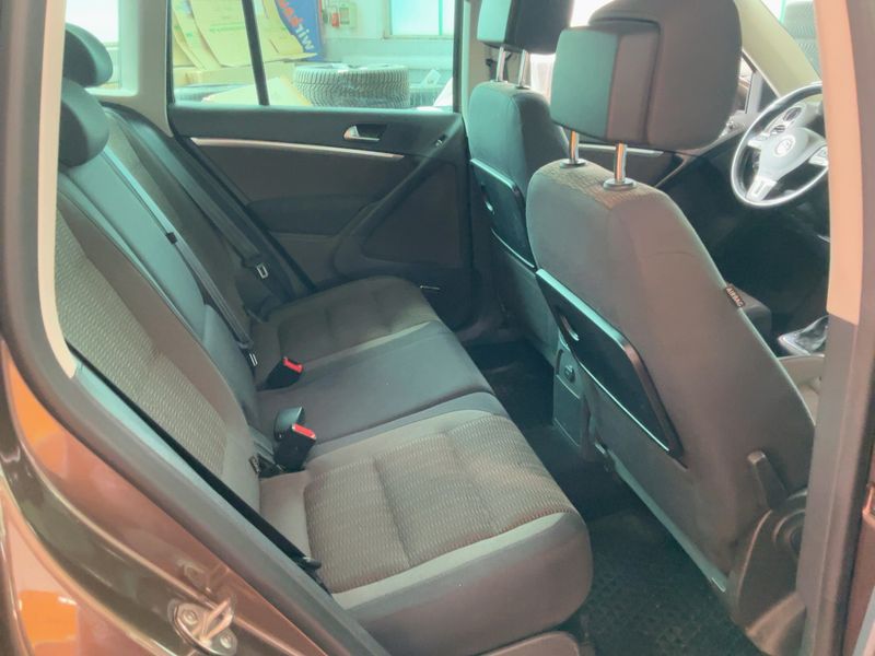 Volkswagen Tiguan 2.0 TDI Track & Style 4Motion BlueMotion Tech 2012 – снимка 19