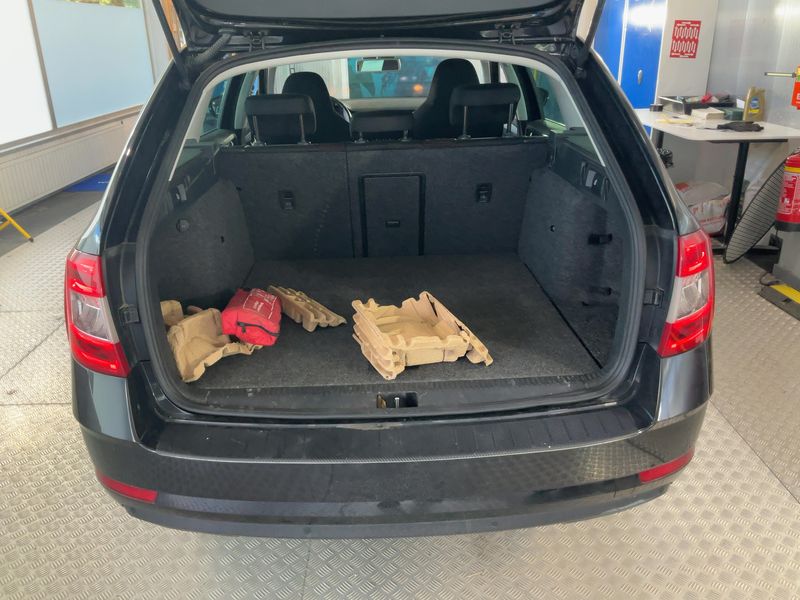 Skoda Octavia 1.6 TDI Elegance 4x4 2014 – снимка 16