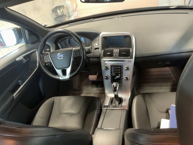 Volvo XC60 2.4 D4 Momentum AWD 2017 – снимка 18