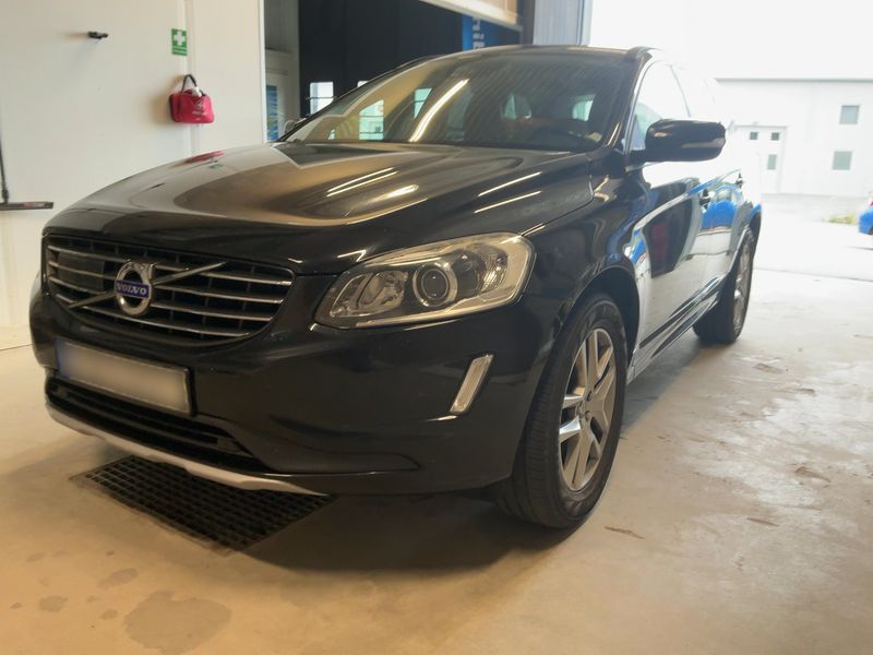 Volvo XC60 2.4 D4 Momentum AWD 2017 – снимка 1