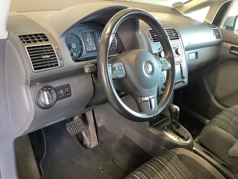 Volkswagen Touran 1.4 TSI CrossTouran 2011 – снимка 22