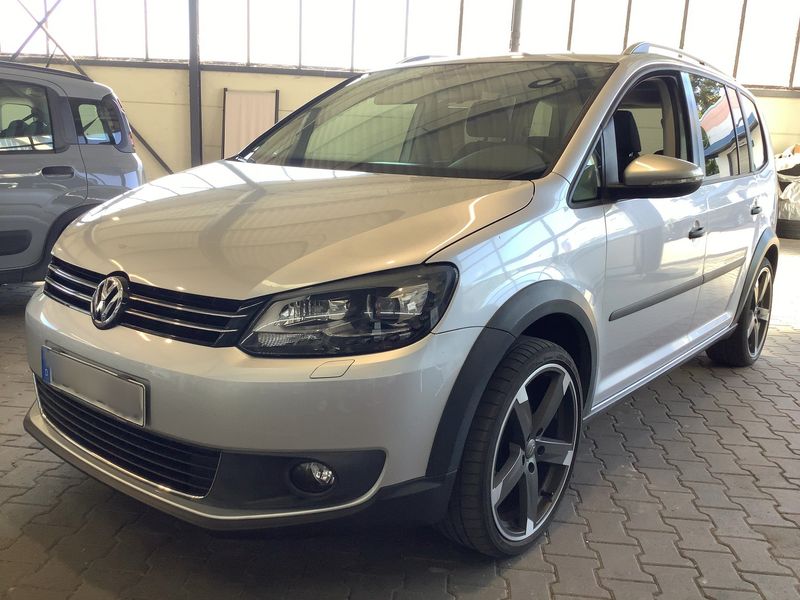 Volkswagen Touran 1.4 TSI CrossTouran 2011 – снимка 1