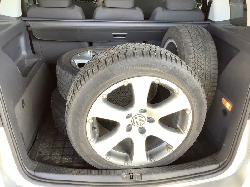 Volkswagen Touran 1.4 TSI CrossTouran 2011 – снимка 16