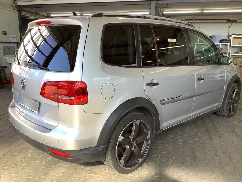 Volkswagen Touran 1.4 TSI CrossTouran 2011 – снимка 8