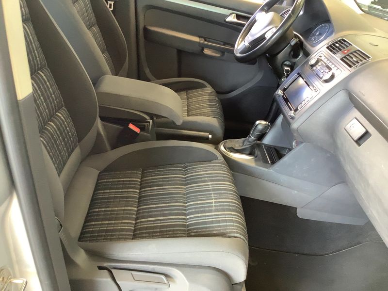 Volkswagen Touran 1.4 TSI CrossTouran 2011 – снимка 17