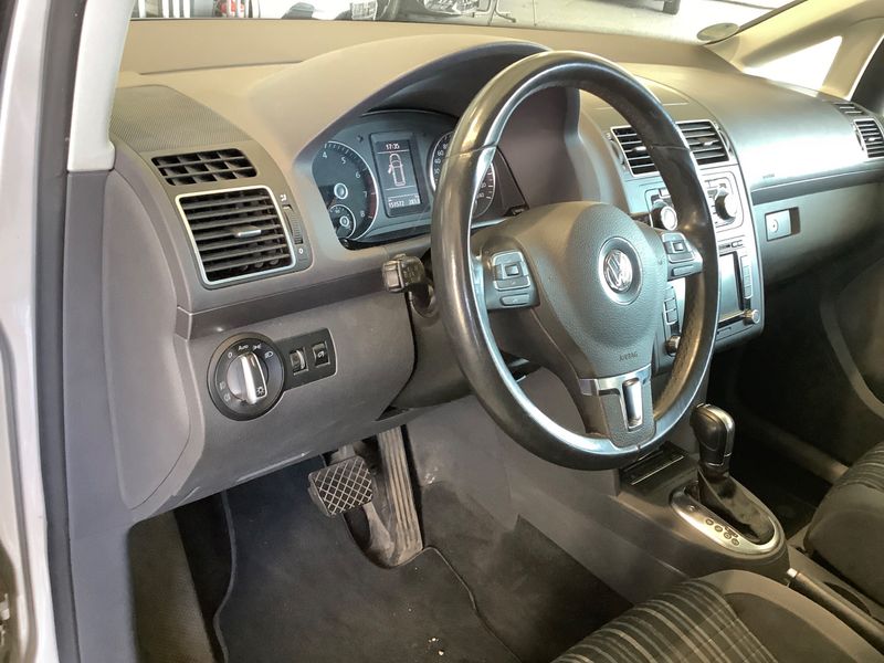 Volkswagen Touran 1.4 TSI CrossTouran 2011 – снимка 25