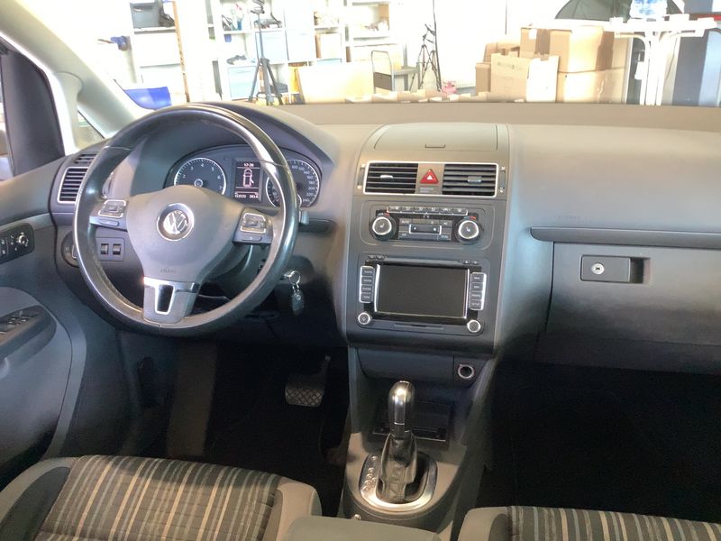 Volkswagen Touran 1.4 TSI CrossTouran 2011 – снимка 18