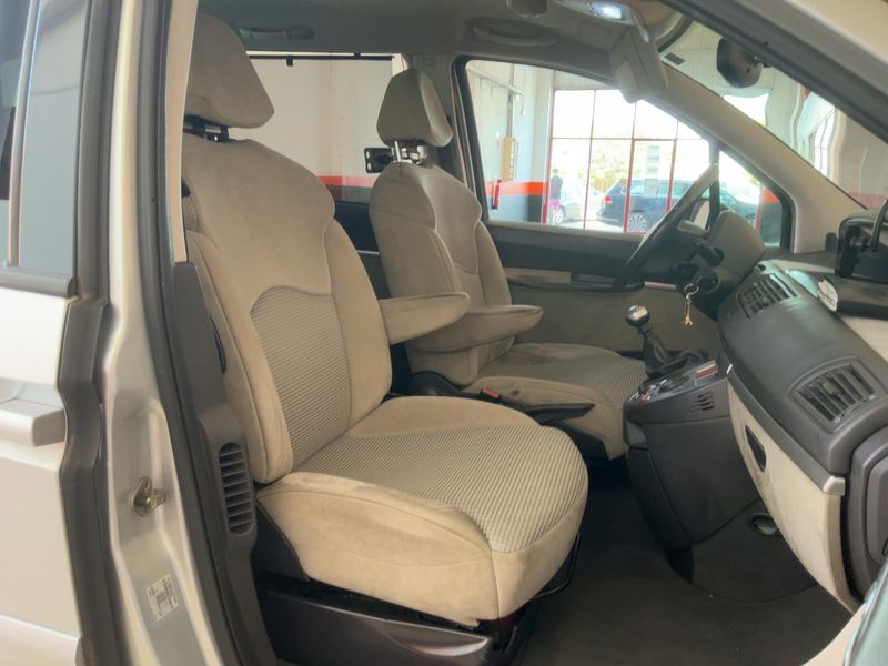 Peugeot 807 2.0 HDi ST Pack 2007 – снимка 16
