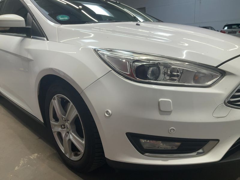 Ford Focus 2.0 TDCi Titanium 2015 – снимка 12