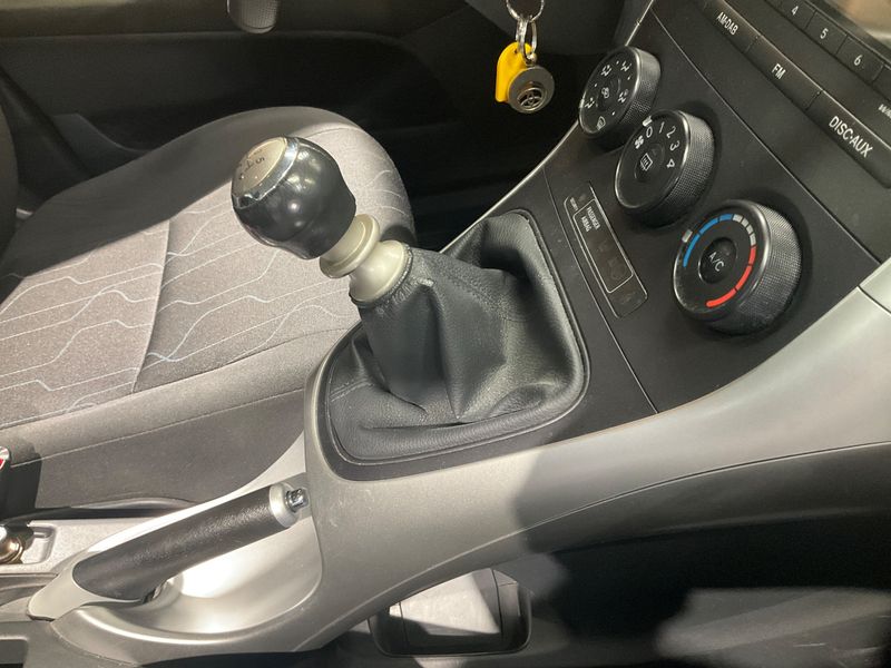 Toyota Auris 1.3 Basis 2012 – снимка 27