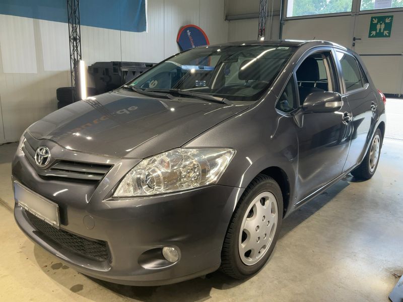 Toyota Auris 1.3 Basis 2012 – снимка 1