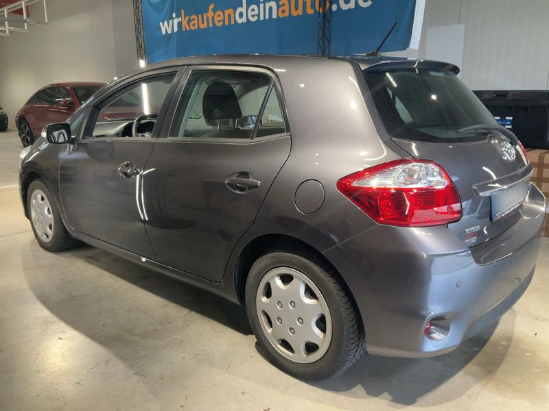 Toyota Auris 1.3 Basis 2012 – снимка 6
