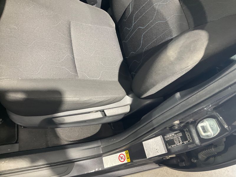 Toyota Auris 1.3 Basis 2012 – снимка 29