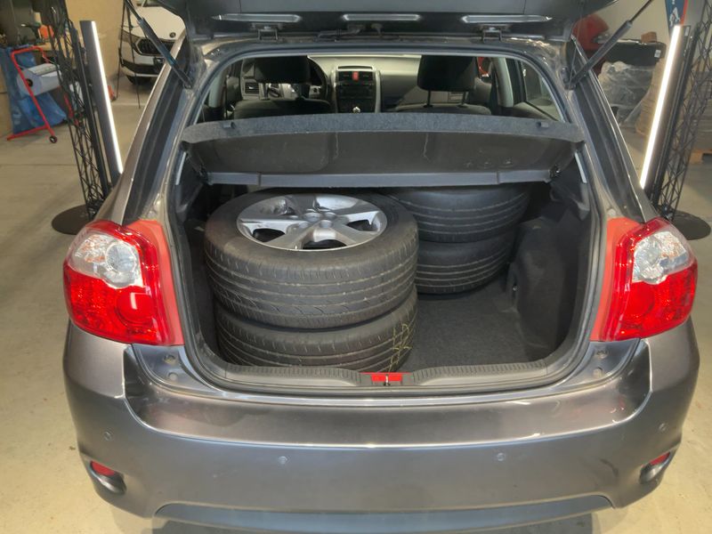 Toyota Auris 1.3 Basis 2012 – снимка 16