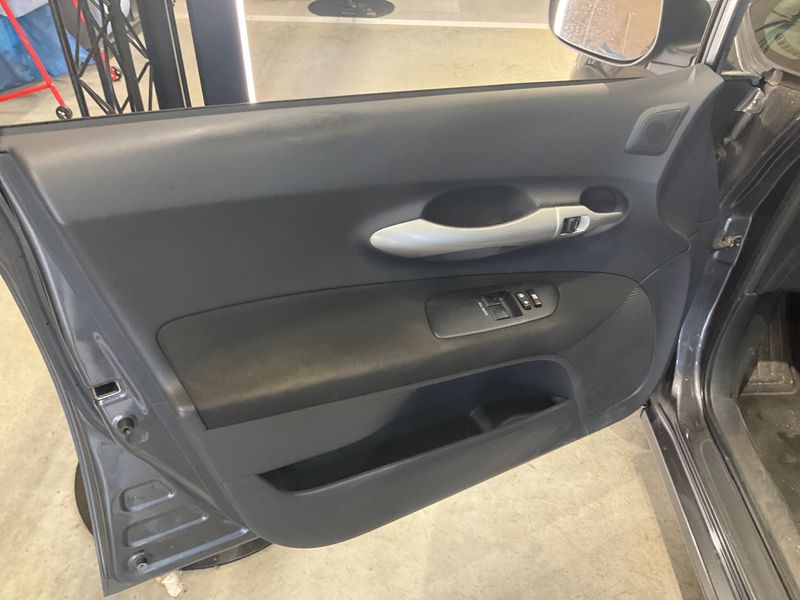 Toyota Auris 1.3 Basis 2012 – снимка 30