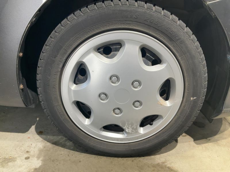 Toyota Auris 1.3 Basis 2012 – снимка 11