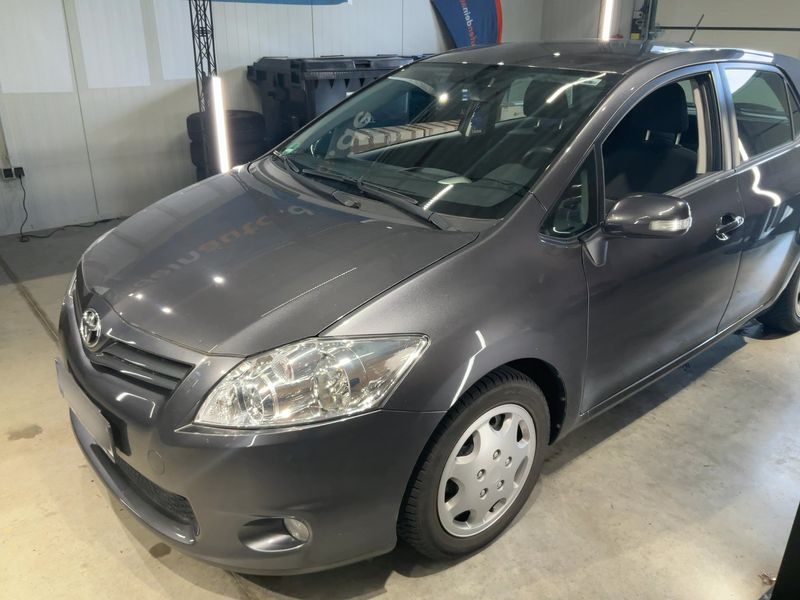 Toyota Auris 1.3 Basis 2012 – снимка 2