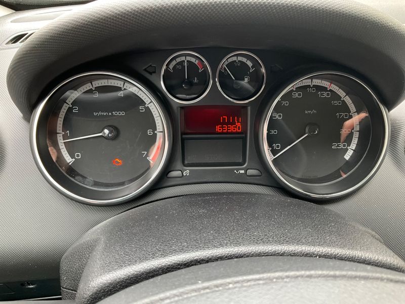 Peugeot 308 1.6 Active 2011 – снимка 4