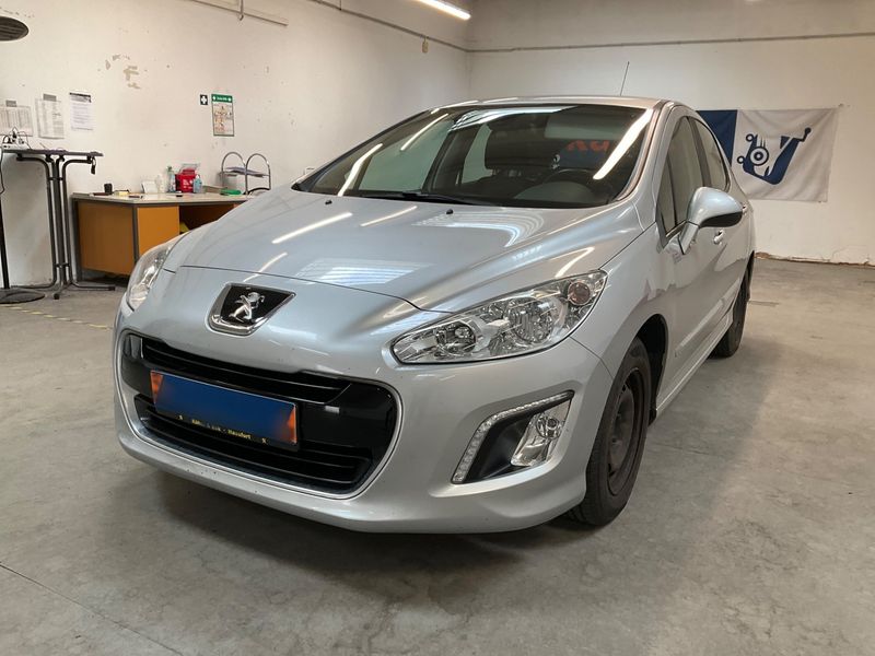 Peugeot 308 1.6 Active 2011 – снимка 1