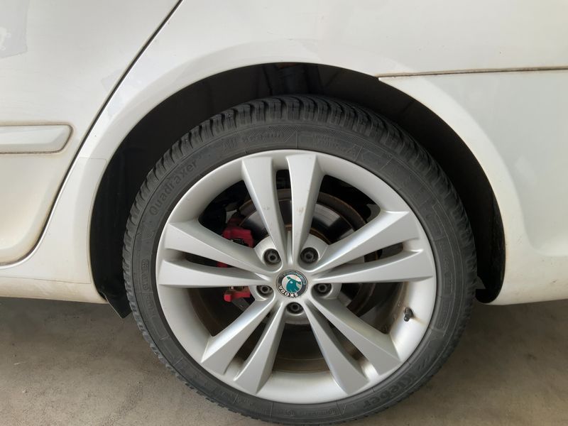 Skoda Octavia 2.0 TDI RS 2011 – снимка 5