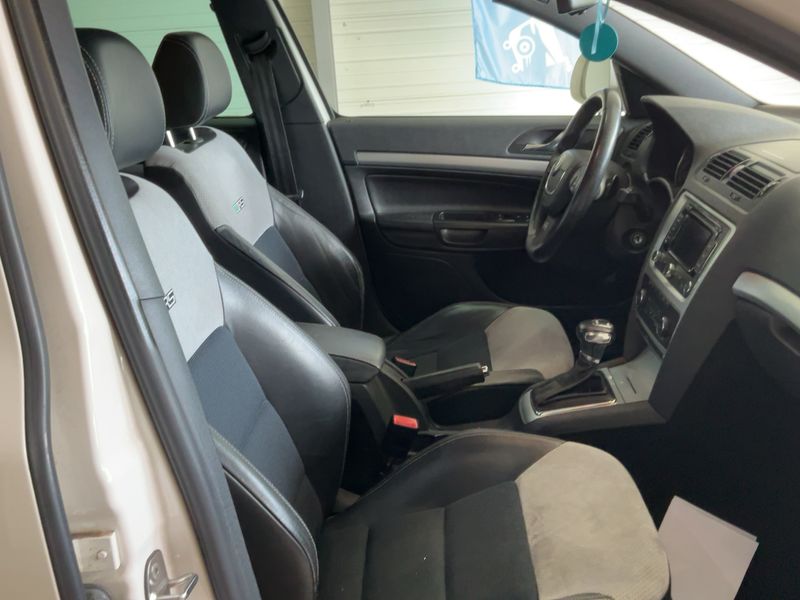 Skoda Octavia 2.0 TDI RS 2011 – снимка 16