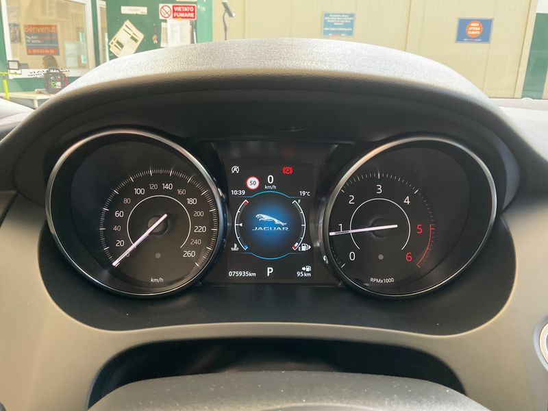 Jaguar E-Pace D150 AWD 2020 – снимка 18