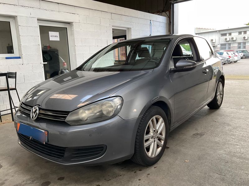 Volkswagen Golf VI 1.6 TDI Comfortline 2011