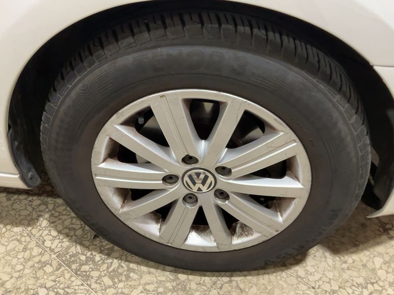 Volkswagen Golf VI 1.6 TDI Advance 2010 – снимка 20