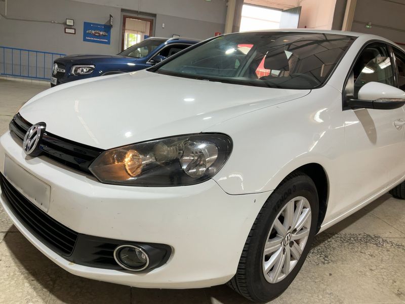 Volkswagen Golf VI 1.6 TDI Advance 2010 – снимка на щета