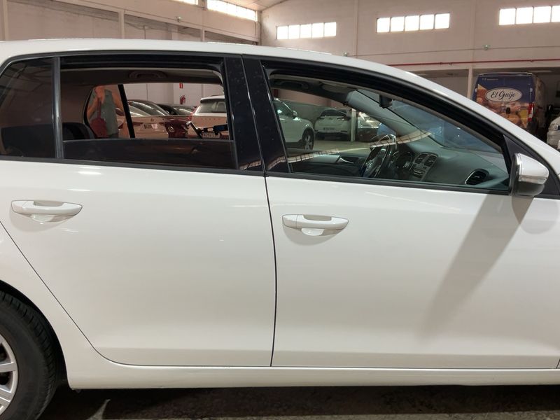 Volkswagen Golf VI 1.6 TDI Advance 2010 – снимка на щета