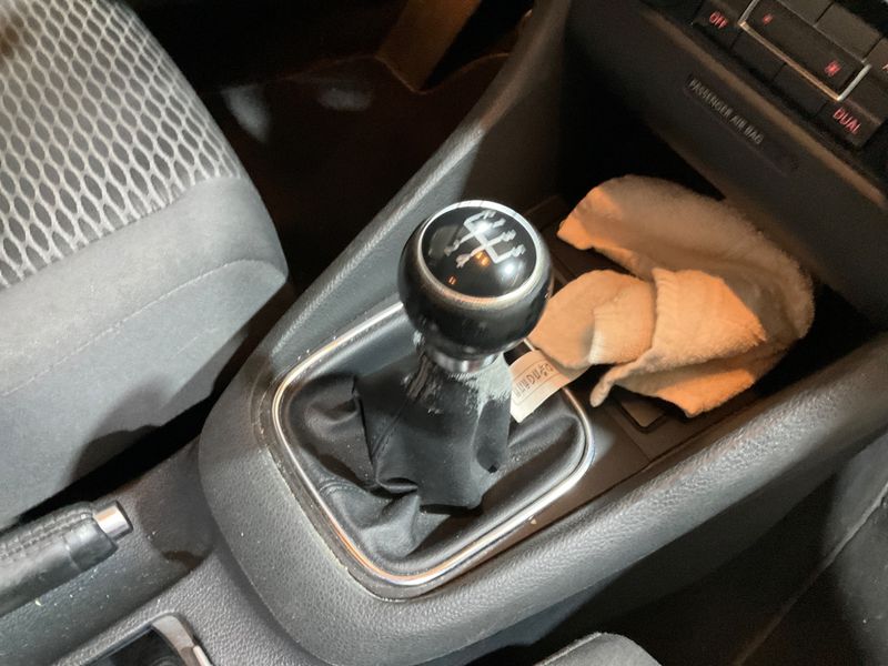 Volkswagen Golf VI 1.6 TDI Advance 2010 – снимка на щета