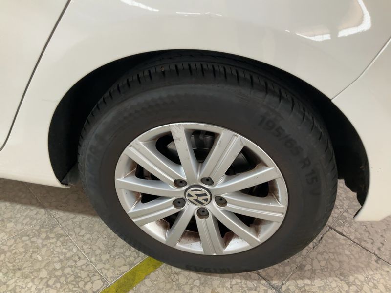 Volkswagen Golf VI 1.6 TDI Advance 2010 – снимка 18