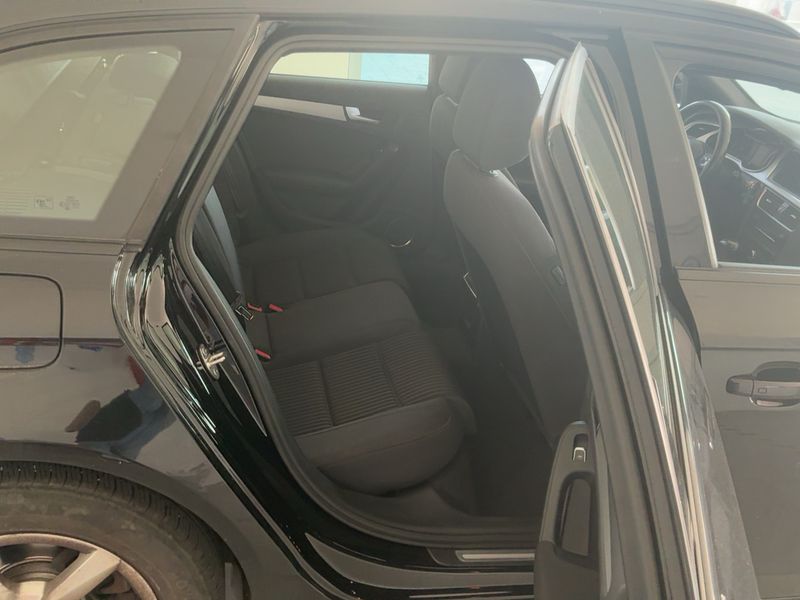 Audi A4 2.0 TDI Ambiente 2018 – снимка 19