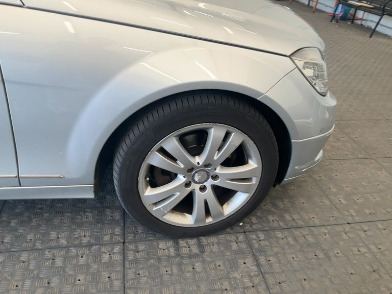Mercedes-Benz C-Klasse C 220 CDI T BlueEfficiency Avantgarde 2010 – снимка 20
