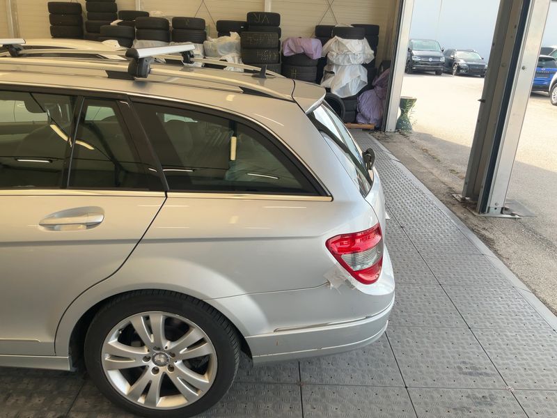 Mercedes-Benz C-Klasse C 220 CDI T BlueEfficiency Avantgarde 2010 – снимка 3