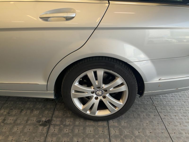 Mercedes-Benz C-Klasse C 220 CDI T BlueEfficiency Avantgarde 2010 – снимка 18