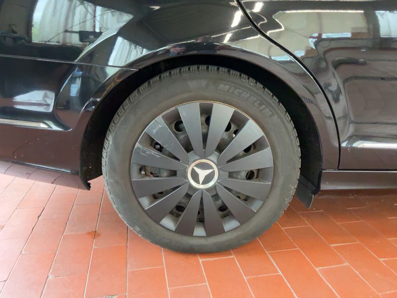 Mercedes-Benz C-Klasse C 220 CDI T BlueEfficiency Avantgarde 2011 – снимка 19