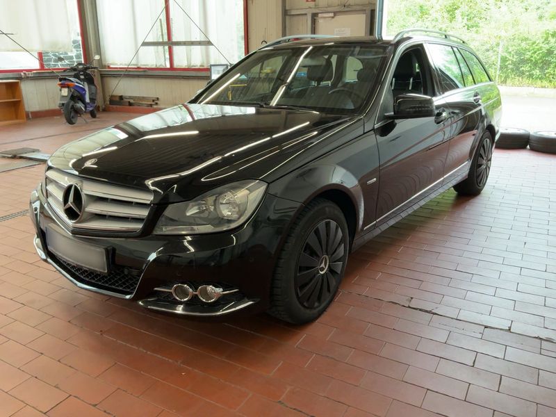 Mercedes-Benz C-Klasse C 220 CDI T BlueEfficiency Avantgarde 2011 – снимка 1