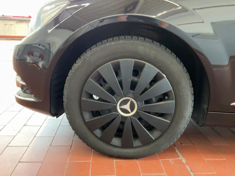 Mercedes-Benz C-Klasse C 220 CDI T BlueEfficiency Avantgarde 2011 – снимка 17