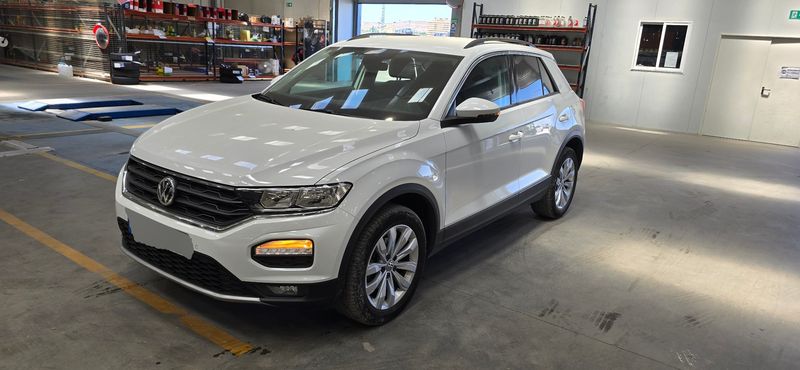 Volkswagen T-Roc 1.6 TDI Advance 2019 – снимка 1