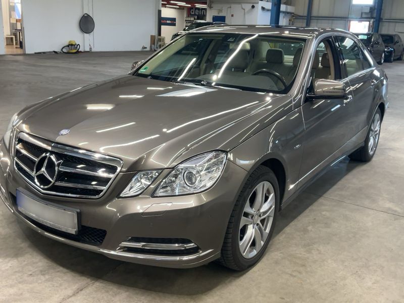 Mercedes-Benz E-Klasse E 350 CDI BlueEfficiency 4Matic Elegance 2010 – снимка 1
