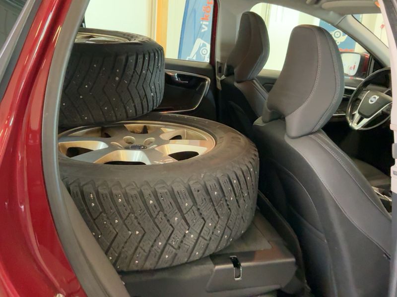Volvo XC60 2.0 D4 Momentum 2WD 2014 – снимка 20