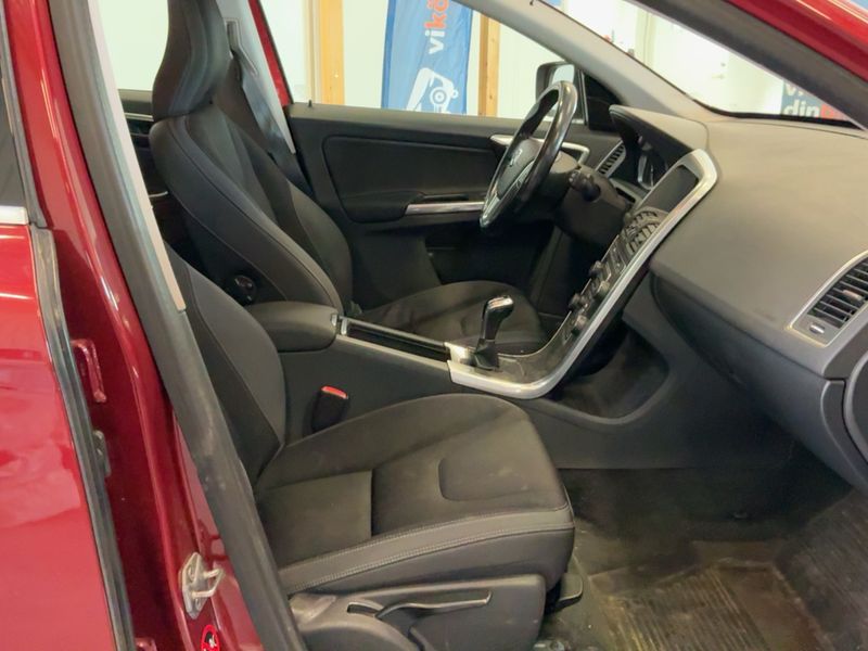 Volvo XC60 2.0 D4 Momentum 2WD 2014 – снимка 17
