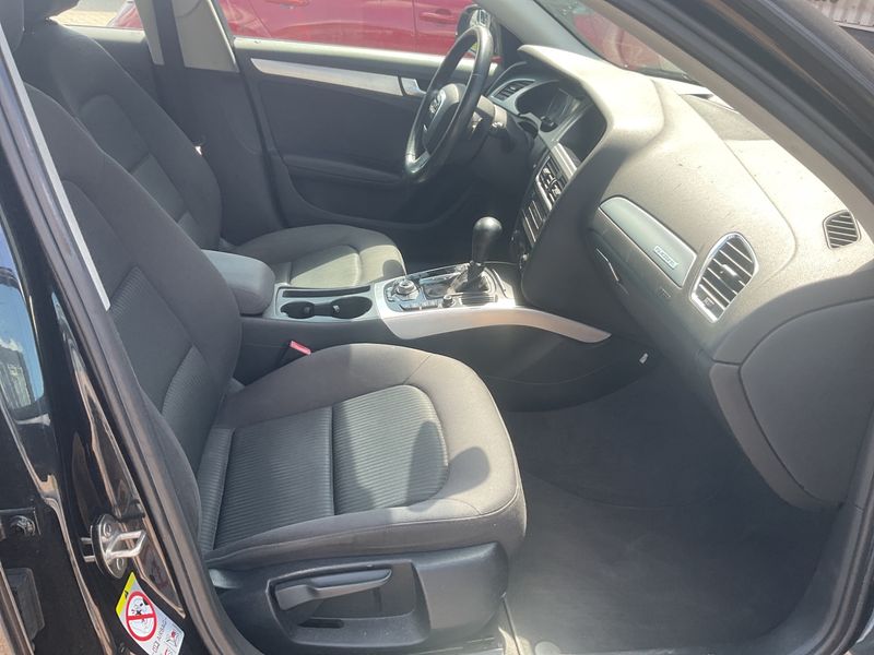 Audi A4 3.2 V6 FSI quattro Attraction 2009 – снимка 3